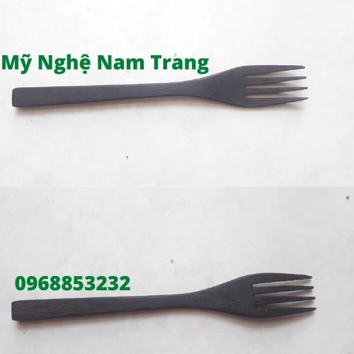 Nĩa gỗ mun 19cm