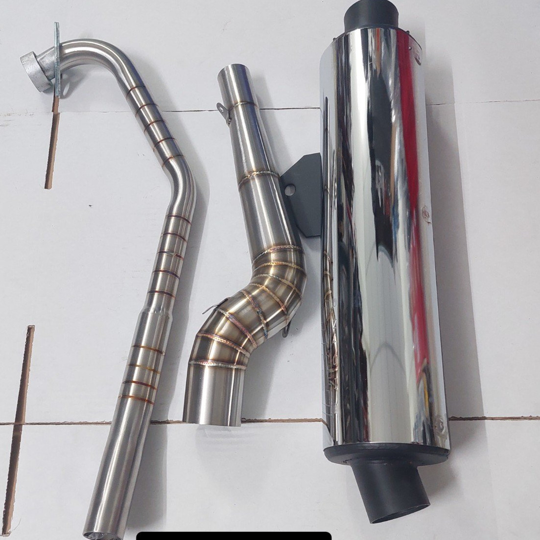 Combo cổ pô 2 khúc inox 304 vảy cá kèm lon pô CBR gắn cho xe Ex135 5 số (khúc đá cao)