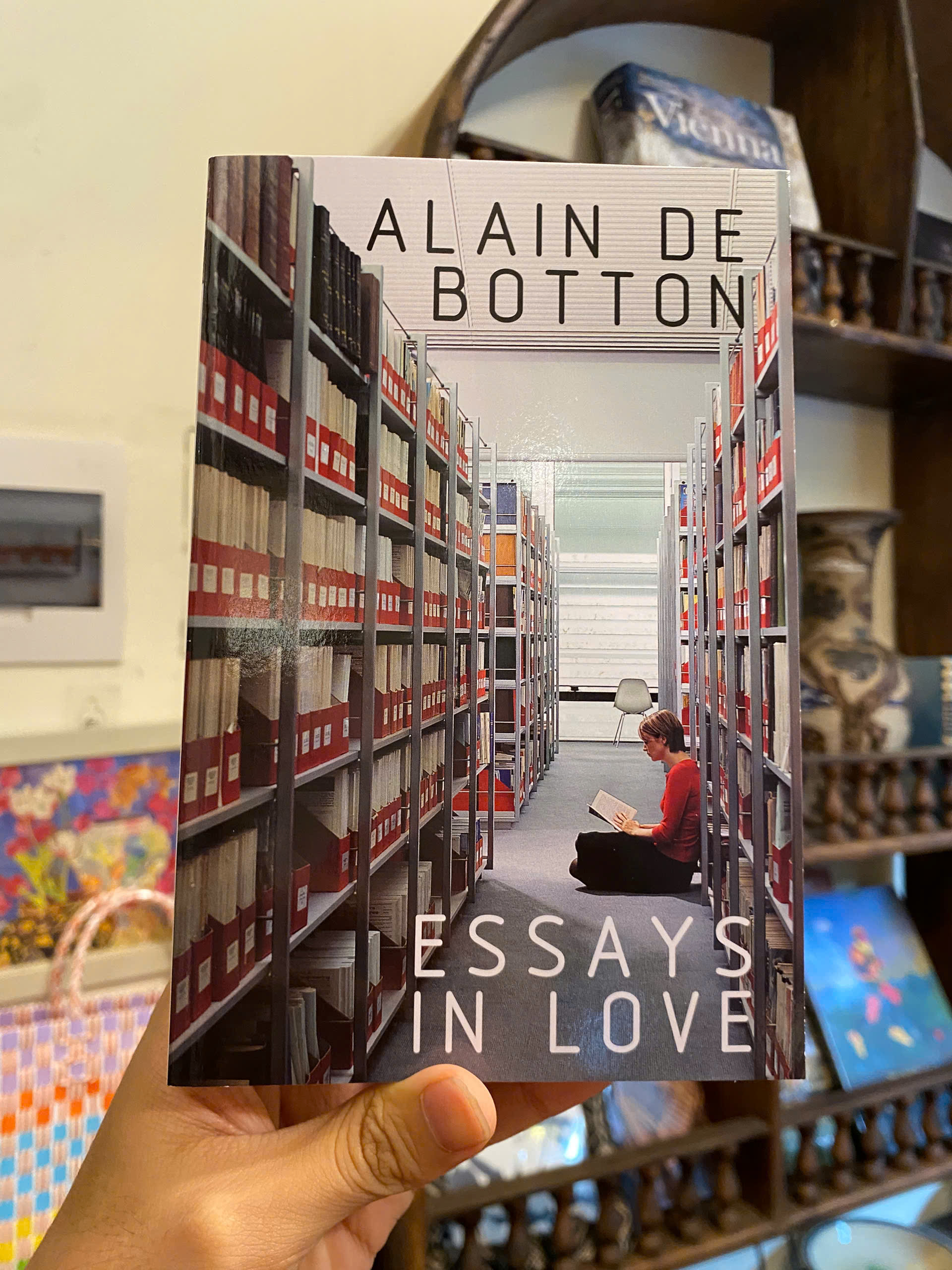 Sách - Essays In Love by Alain De Botton - Tâm lý học tiếng Anh / Psychology / Nonfiction