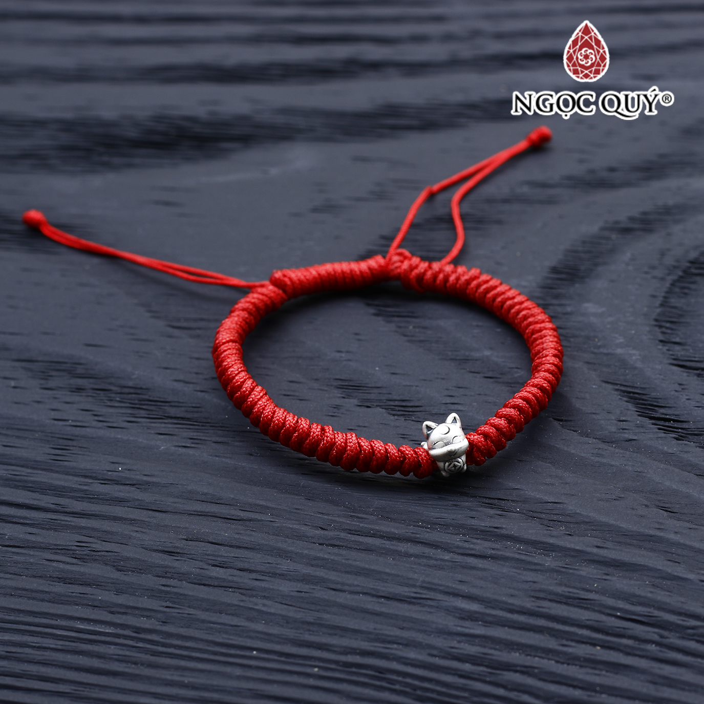 Vòng tay thắt dây đỏ phối charm hồ ly bạc trắng - Ngọc Quý Gemstones