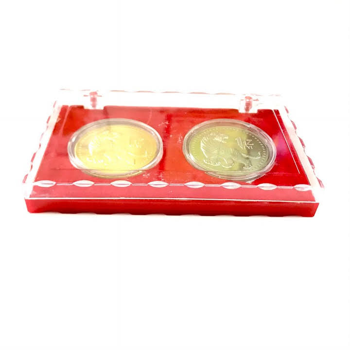 Cặp Xu hình con cọp 1 Yi Trung Quốc Vàng Bạc, Trưng bày trong nhà, trên bàn sách, bàn làm việc, làm quà tặng độc lạ ý nghĩa, Kích thước 12 x 8 x 1.5cm, Màu Vàng Bạc - TMT Collection - SP005326