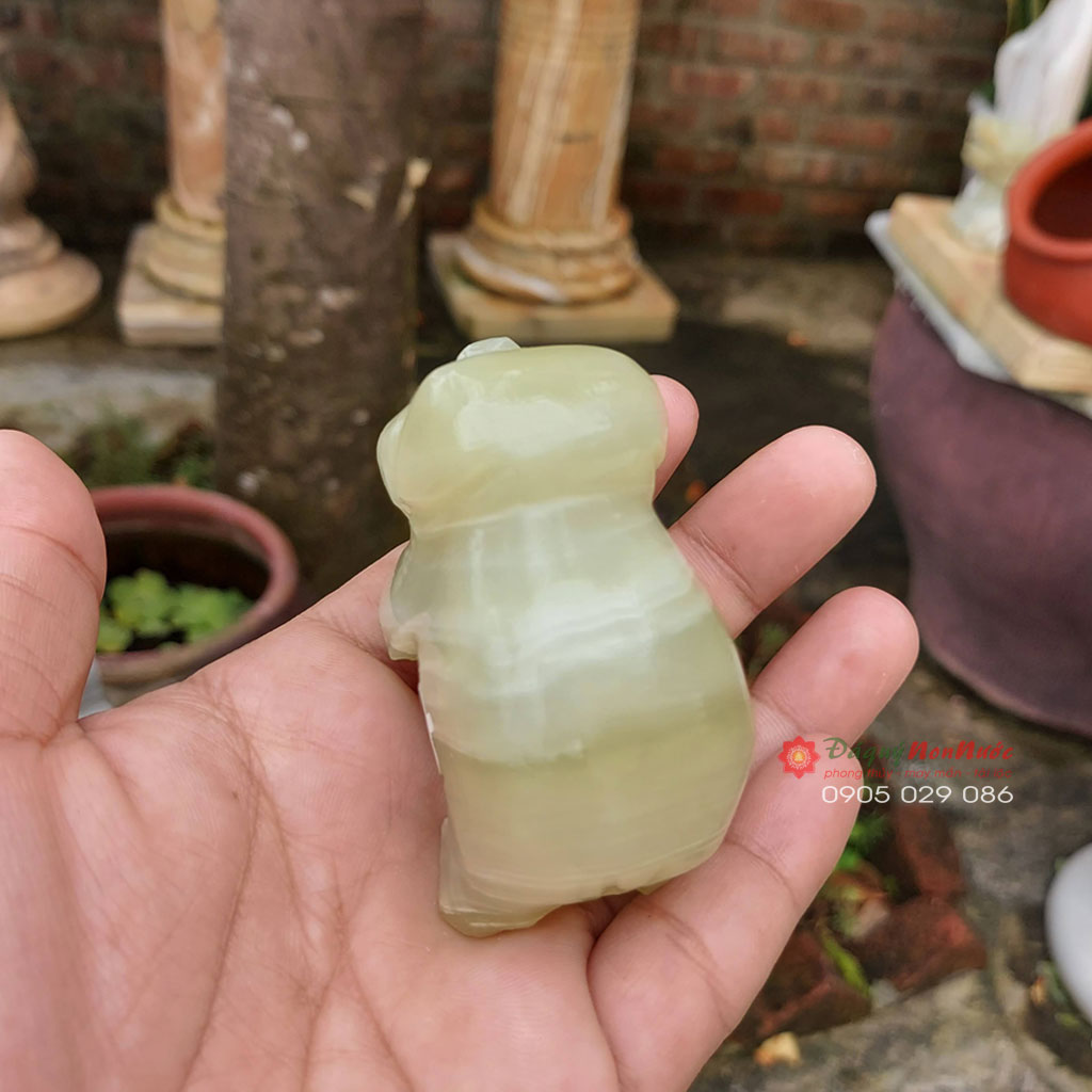 Tượng heo 12 con giáp phong thủy đá ngọc Pakistan 6cm - đá Non Nước