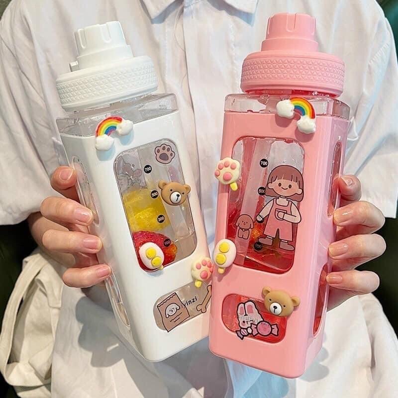 Bình Nước Vuông Dung Tích 700Ml Có Ống Hút , Quai Xách Tiện Dụng Tặng Kèm Sticker Xinh Xắn