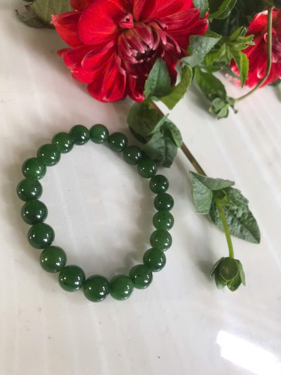 Vòng Đeo Tay chuỗi đá Ngọc Phật Xanh Ngọc bích bóng đẹp size hạt 9,5mm xinh lắm món quà tặng Mẹ , tặng vợ , tặng người thân ý nghĩa ạ