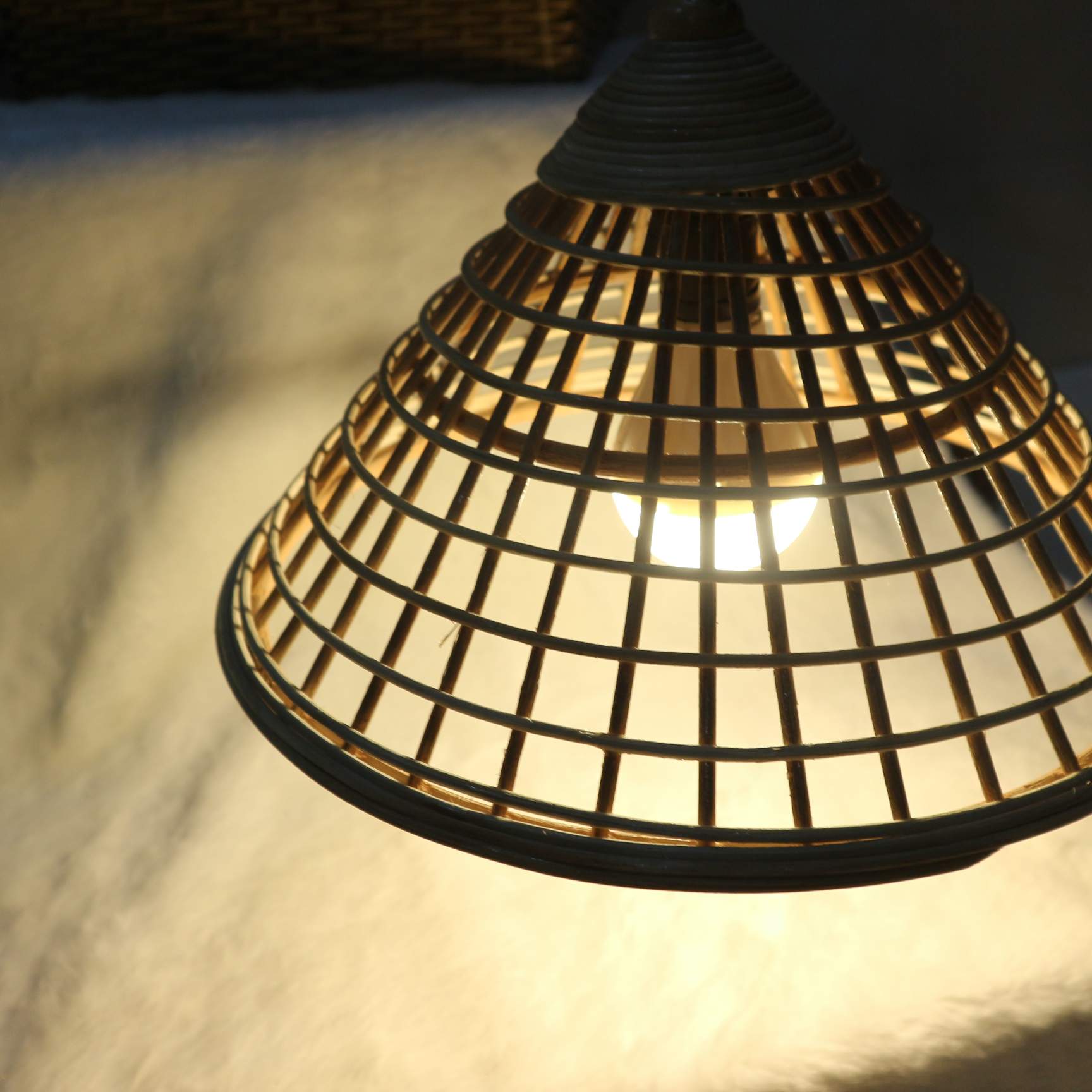 Đèn Ngủ Thiên Nhiên Trang Trí Hình Nón- Chất Liệu Mây Đan Handmade 100% - Không Hại Sức Khỏe- Thẩm Mỹ Cao