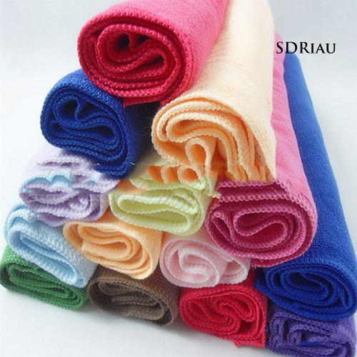 Bộ 10 khăn vệ sinh xe ô tô tiện dụng