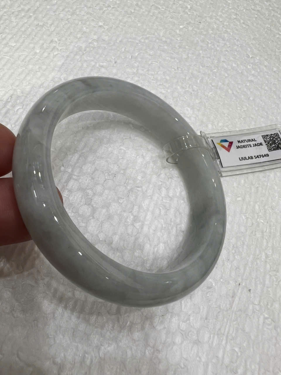 Vòng Cẩm Thạch Tự Nhiên Bản Hẹ Type A Ni 55mm Cao 12mm Dầy 8mm Kiểm Định Liulab 547649 Màu Trắng Bông Bông bóng sang đẹp xinh xắn các Chị mệnh Kim mệnh Thủy 53kg - 58kg đeo tay sang sịn ạ