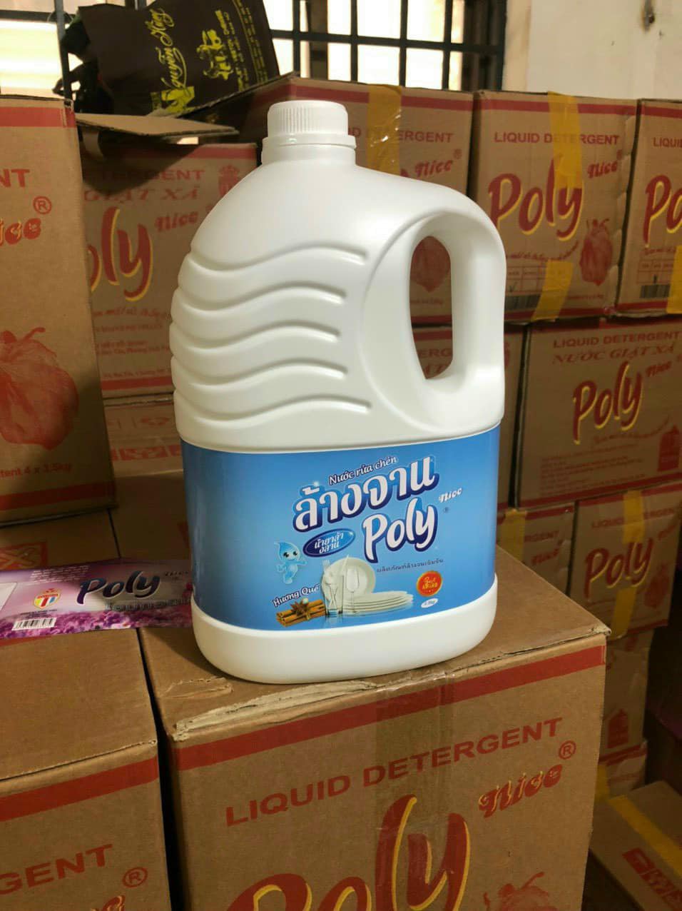 Can nước rửa chén Poly hương quế 3,6L