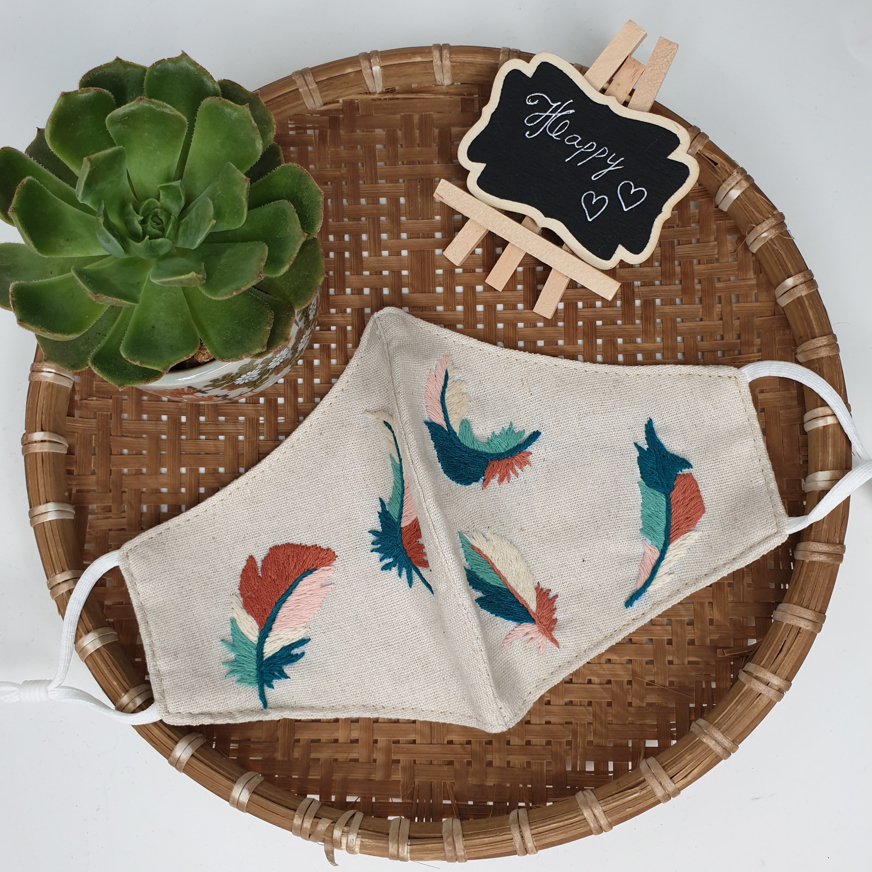 Khẩu trang thêu tay vải linen hình lông vũ JL180X