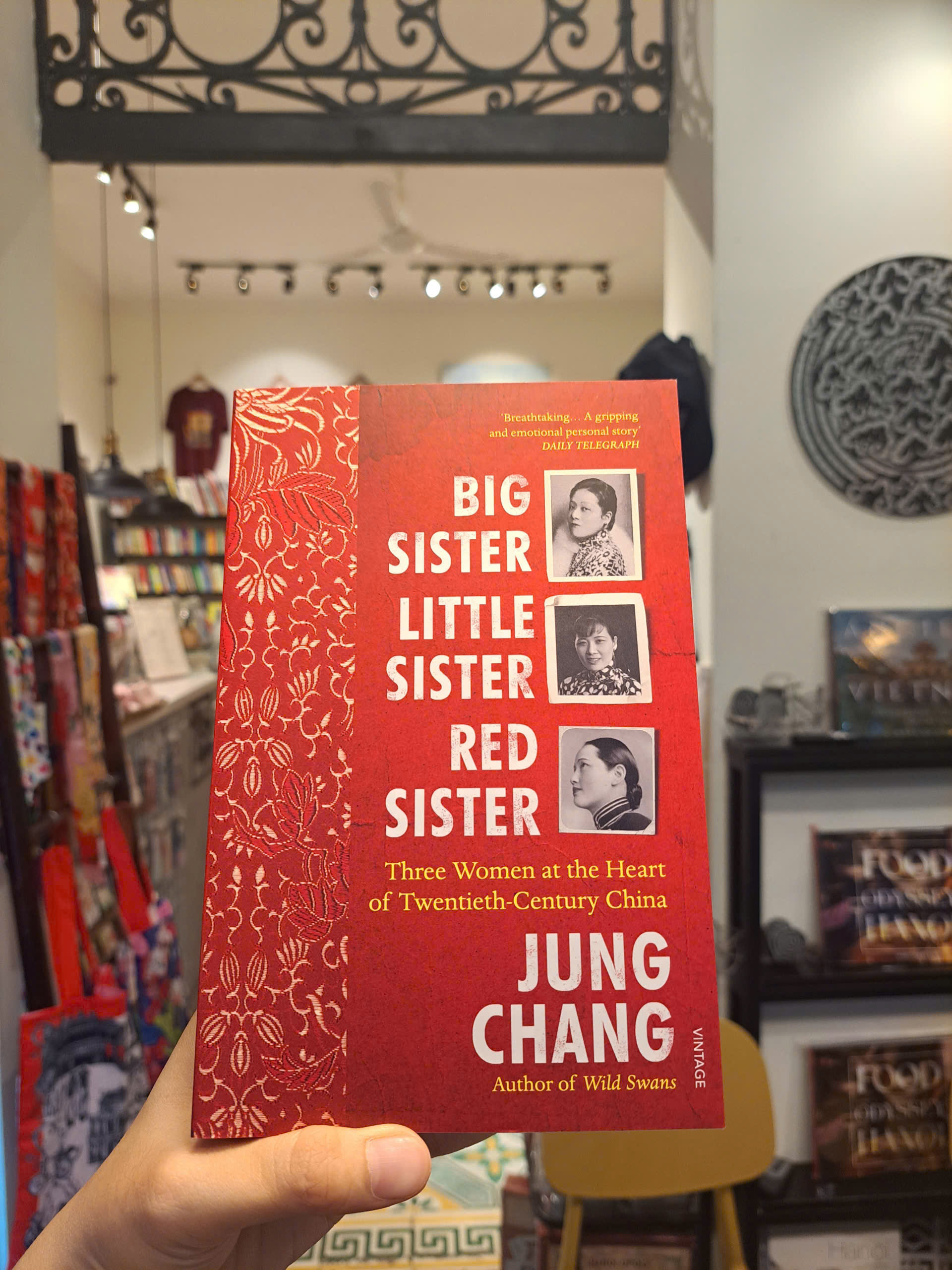 Sách - Big Sister, Little Sister, Red Sister: 3 Women at the Heart of 20th Century China | Ngoại văn