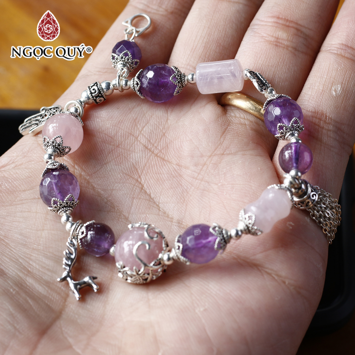 Vòng tay đá thạch anh thiên nhiên phối charm bạc - Ngọc Quý Gemstones