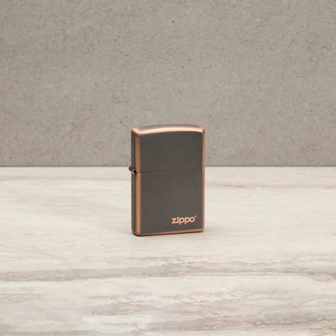 Bật Lửa Zippo Chính Hãng Mỹ Rustic Bronze Logo Màu Đồng Cổ Điển - Chống Gió, Màu Hen Gỉ Tự Nhiên, Bảo Hành Trọn Đời, Quà Tặng Sang Trọng