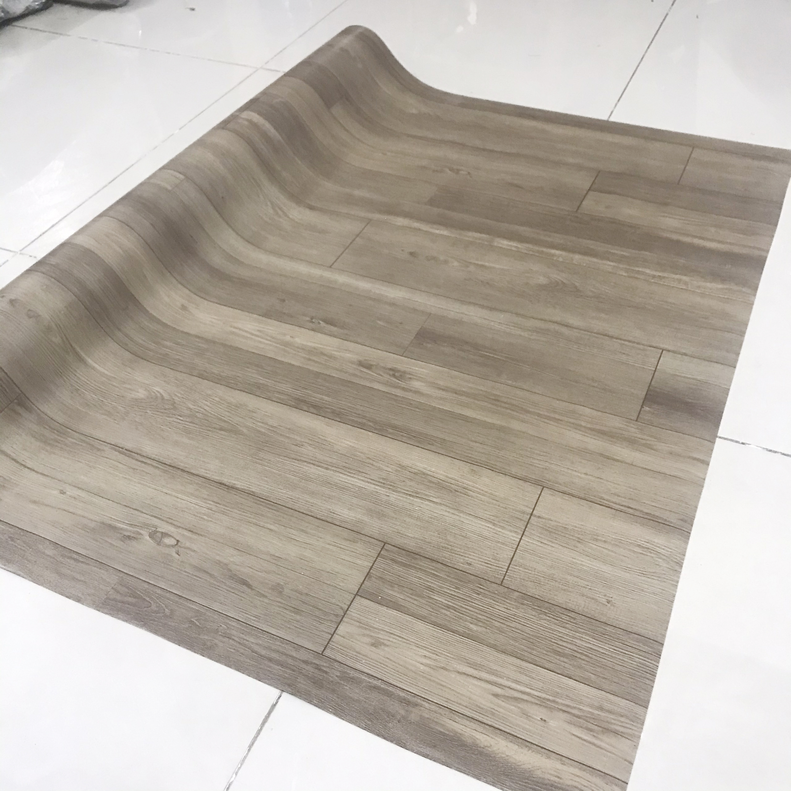 Simili trải sàn vân gỗ xám - loại nhám mờ rất đẹp