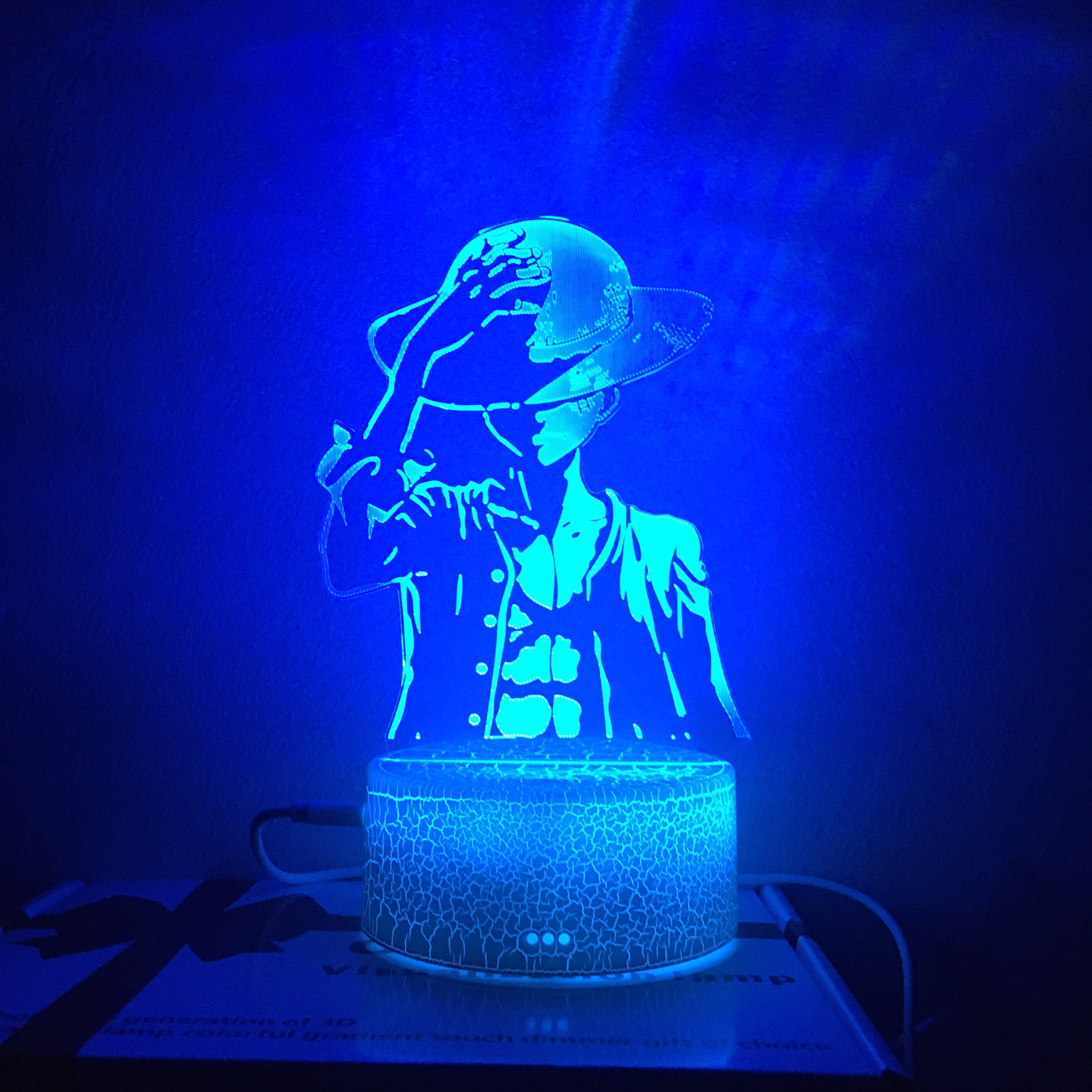 Đèn ngủ để bàn 3D LUFFY đổi nhiều màu quà tặng đẹp cho fan One Piece