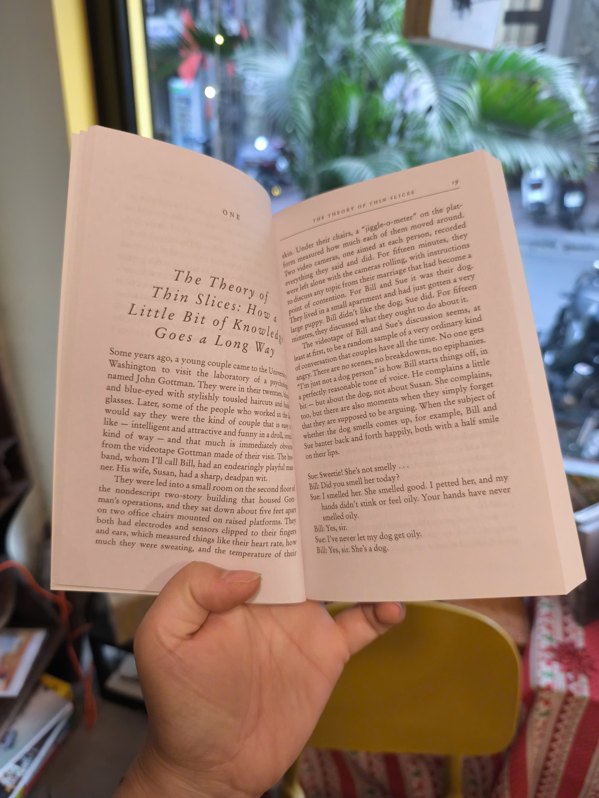 Sách - Blink: The Power of Thinking Without Thinking by Malcolm Gladwell | Nonfiction| Psychology