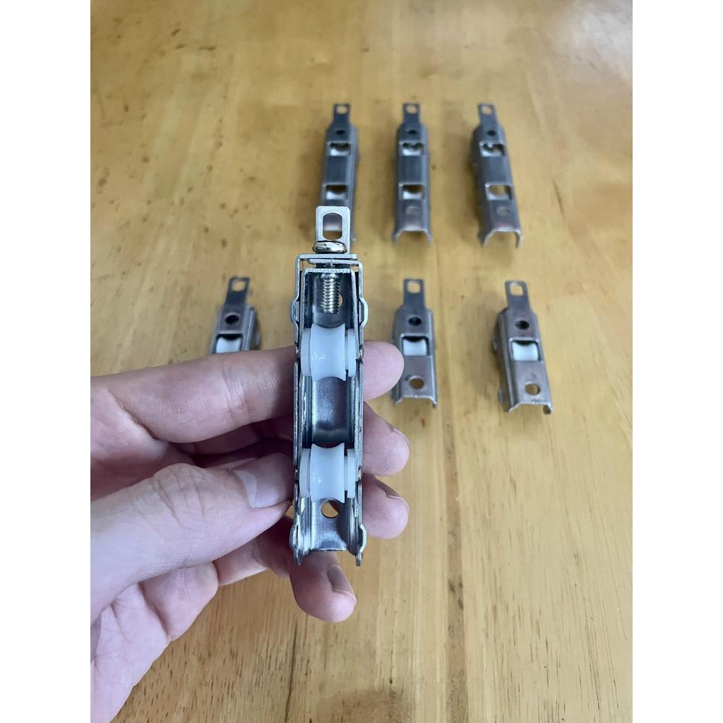 Bánh xe INOX Đơn/Đôi cửa sổ lùa nhôm xingfa hệ 55