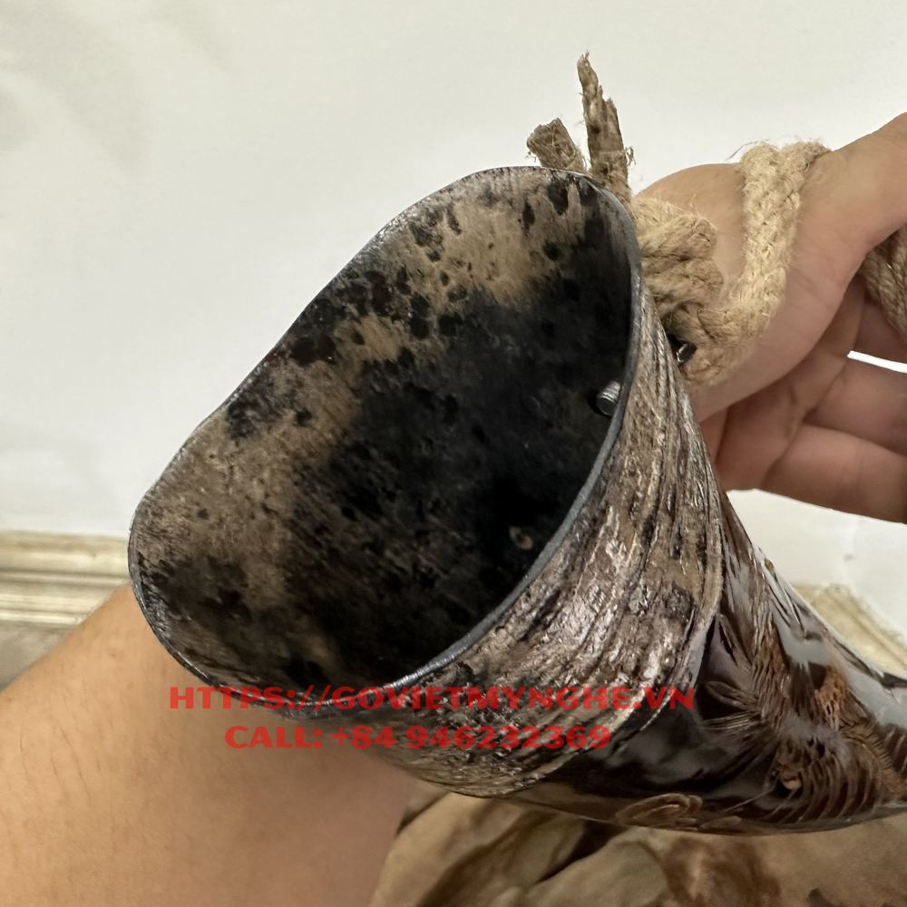 Kèn tù và sừng trâu tự nhiên - điêu khắc hình chim Phụng - Lưỡi gà bằng đồng cho âm thanh to vang xa - Màu sắc sừng tự nhiên
