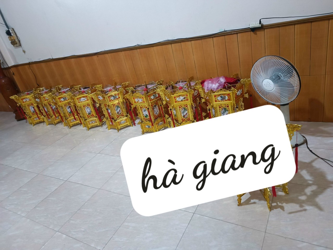 Đèn lồng nhựa đèn lục lăng size lớn màu vàng