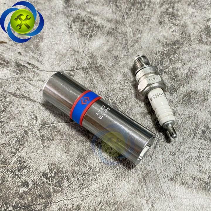 Tuýp tháo bugi 16mm có nam châm Kingtony 466516M dài 70mm 6 cạnh