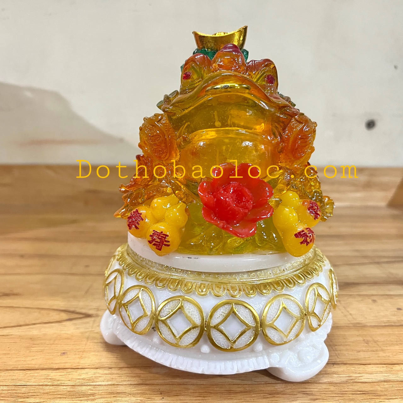Cóc phong thủy đế đá xoay cõng củ cải cao:20cm – vàng thạch anh