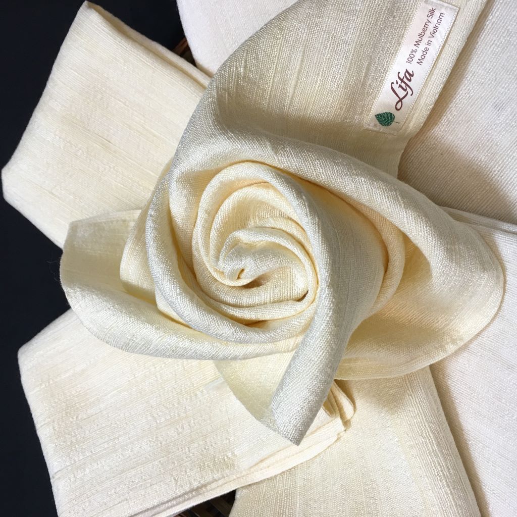 Combo 2 Khăn mặt tơ tằm thiên nhiên, rất mềm mại với làn da nhạy cảm, khăn mặt 100% tơ tằm, hàng thủ công Việt Nam