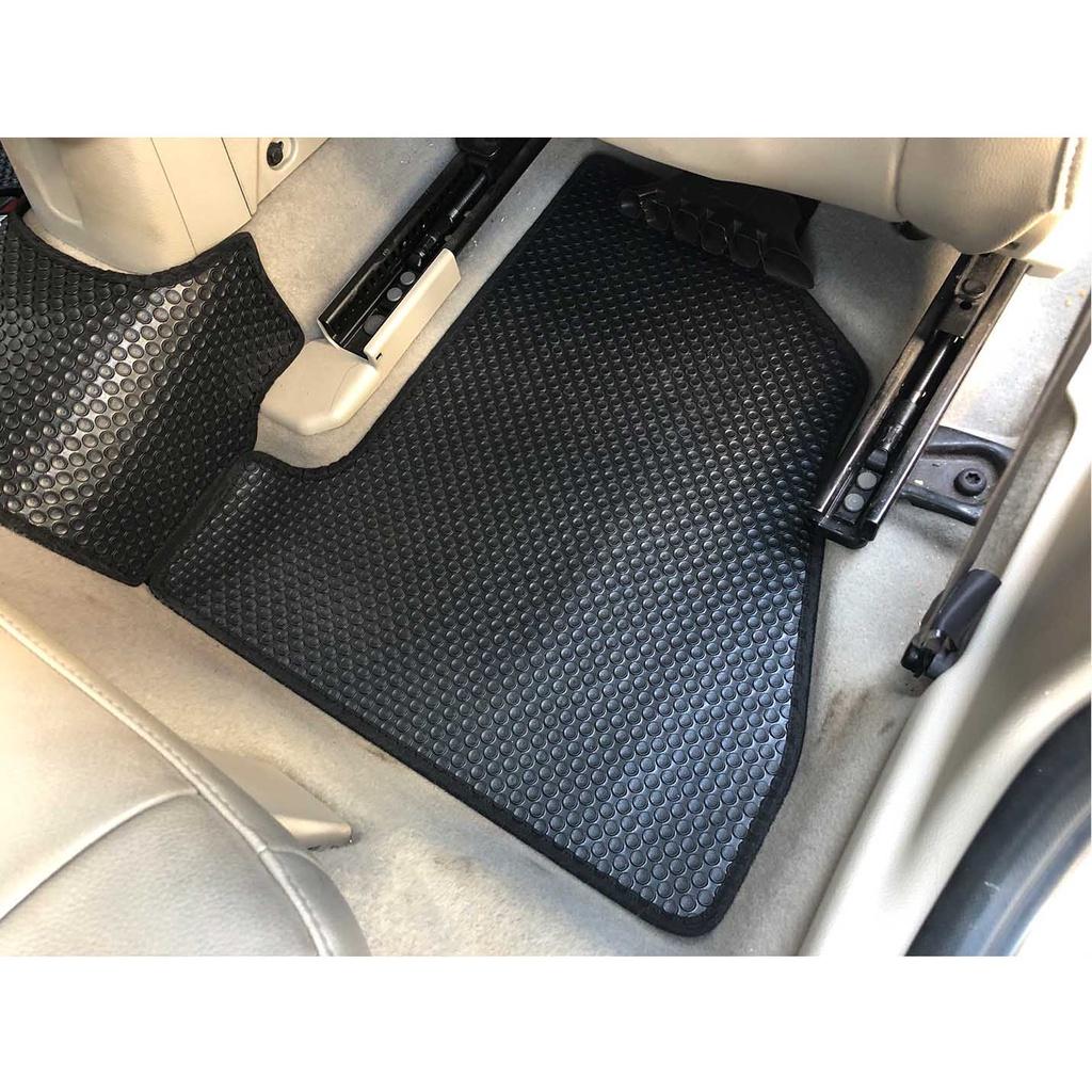 Thảm lót sàn ô tô KATA cho xe Ford Focus - Khít với sàn xe, Chống thấm, Chống trơn, Không mùi, Không ẩm mốc