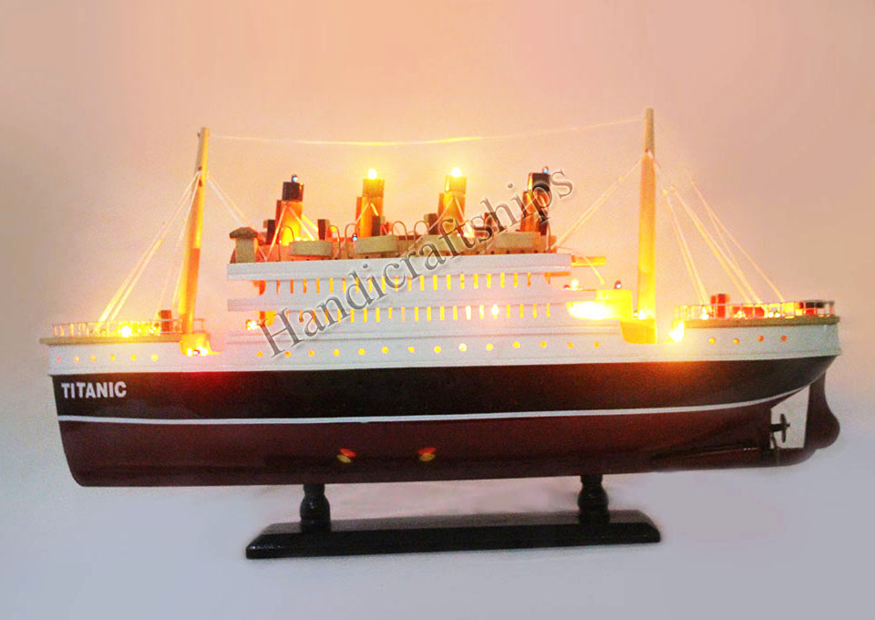 Tàu Trang Trí Titanic mô hình 40 (Có Điện)