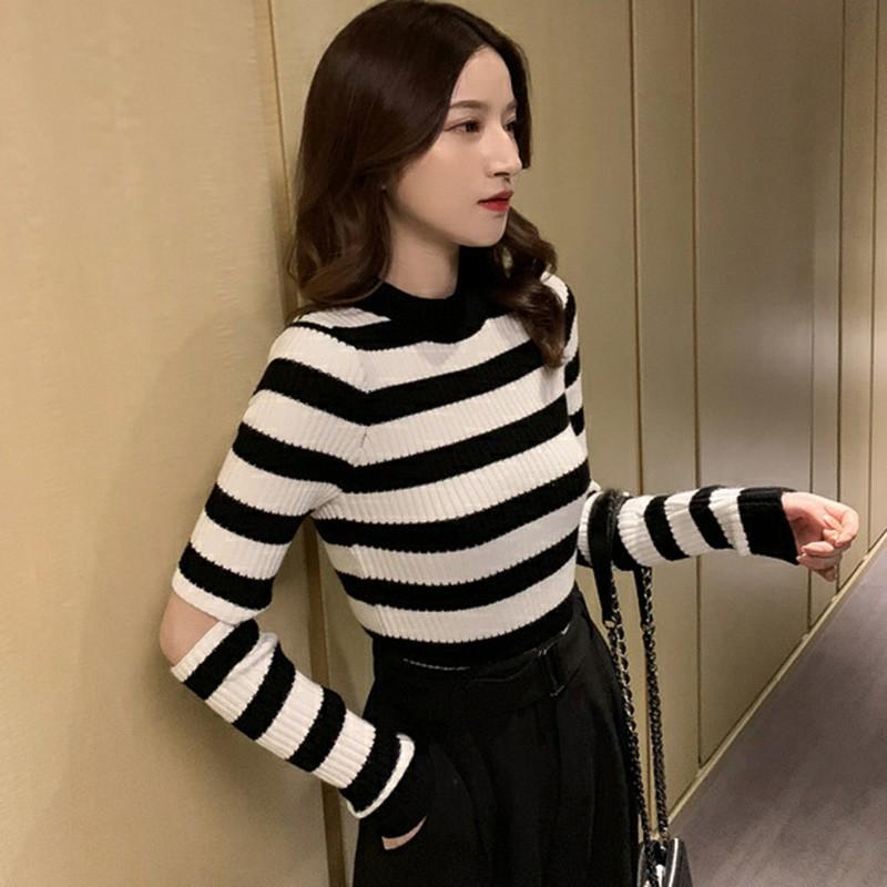 Áo thun nữ cổ tròn dài tay kẻ sọc