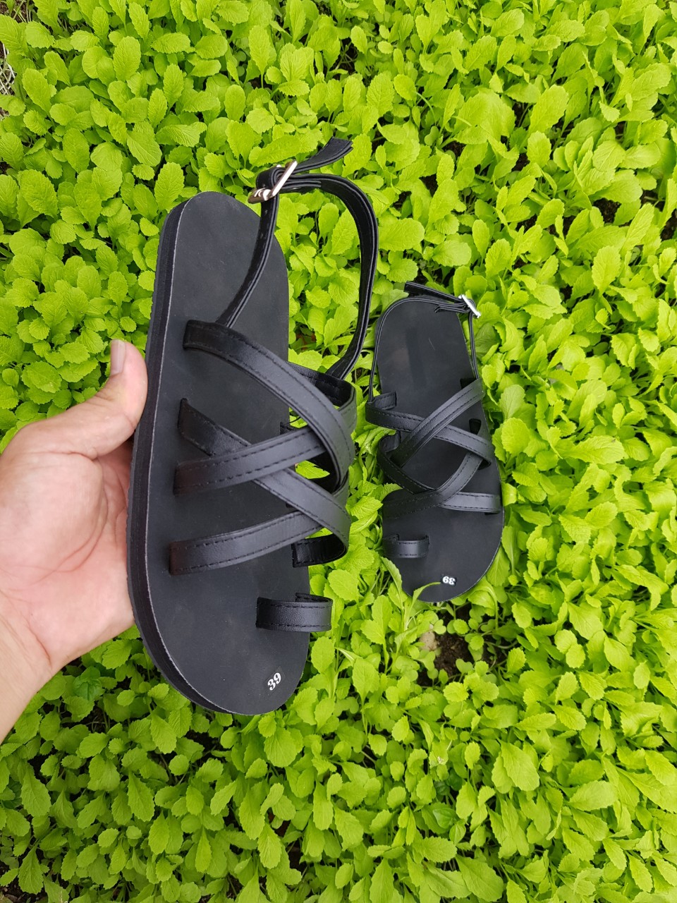 dép sandal nữ ( đế đen quai đen ) size có từ 35 nữ đến 42 nam size khác nhắn tin chọn thêm