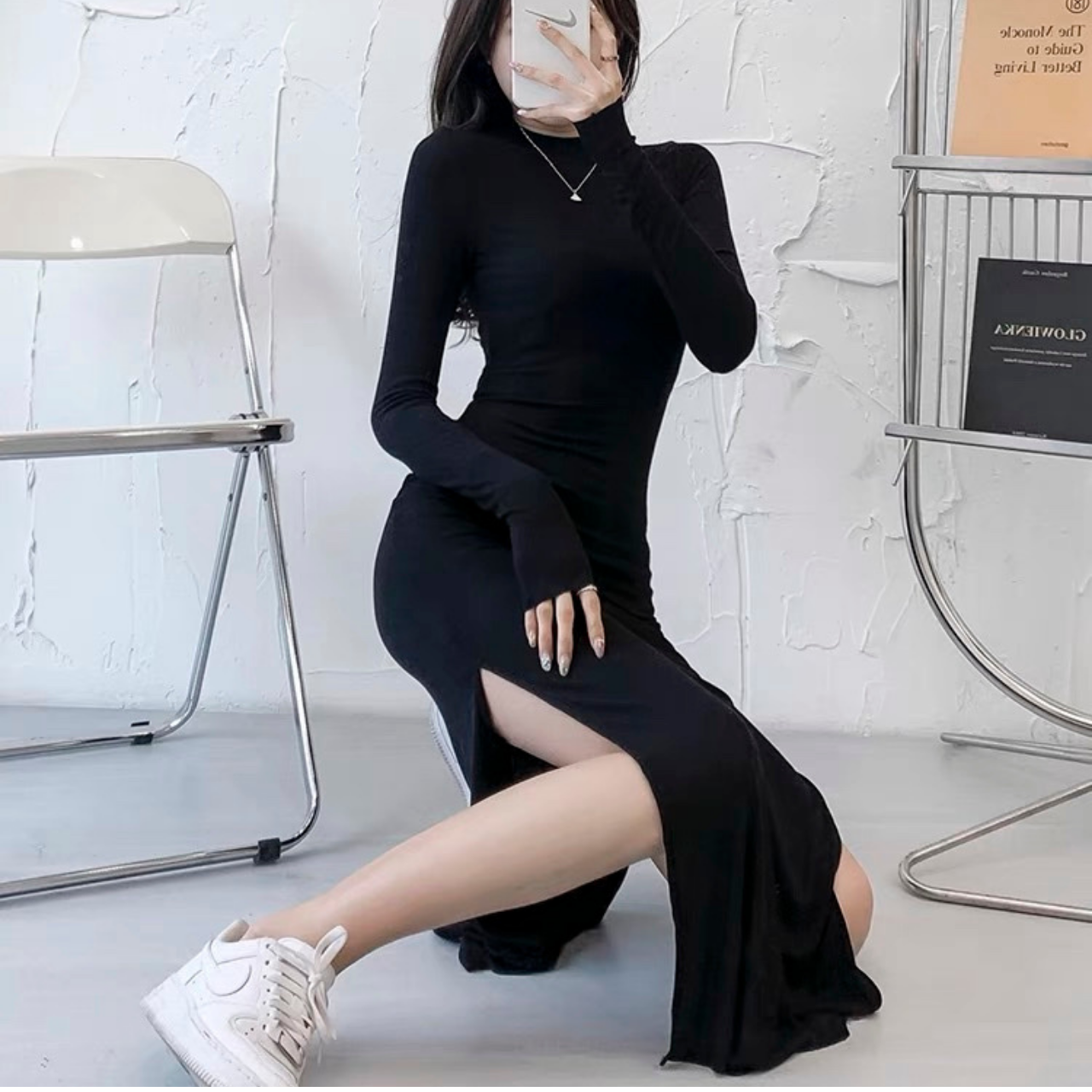 Đầm Body Thun Tay Dài Xẻ Tà Năng Động Màu Đen