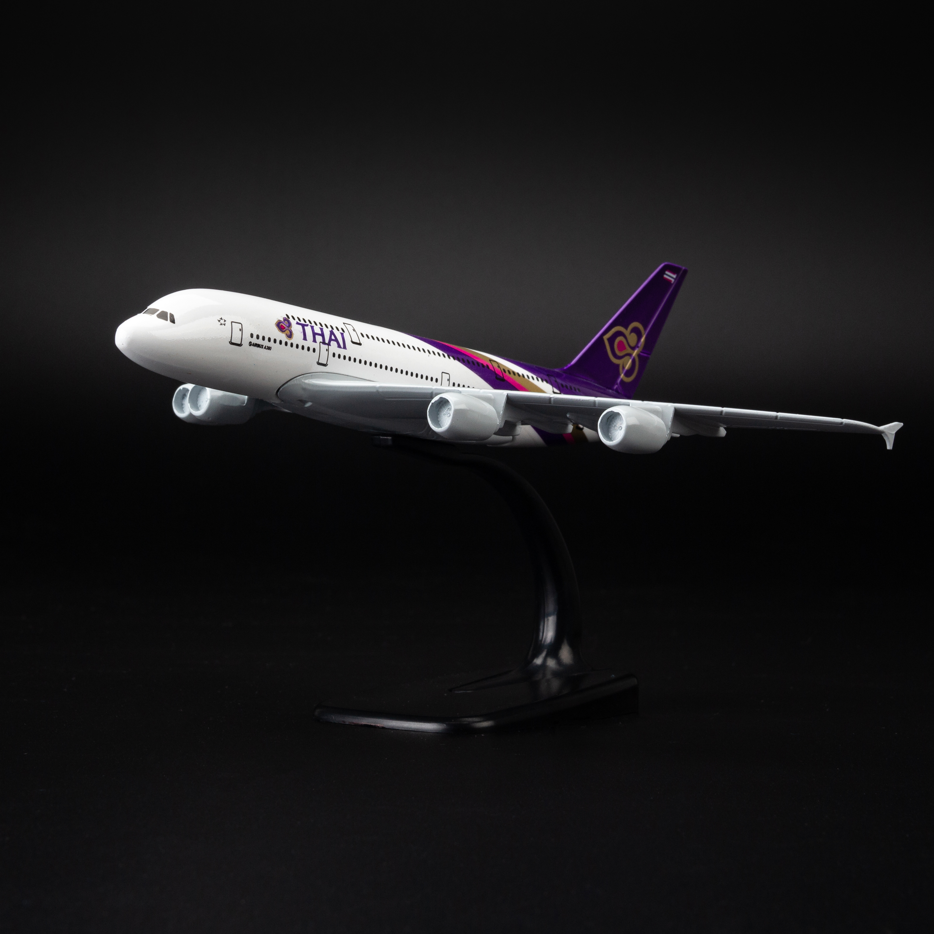 Mô hình máy bay Thai Airlines A380 20cm AMS20