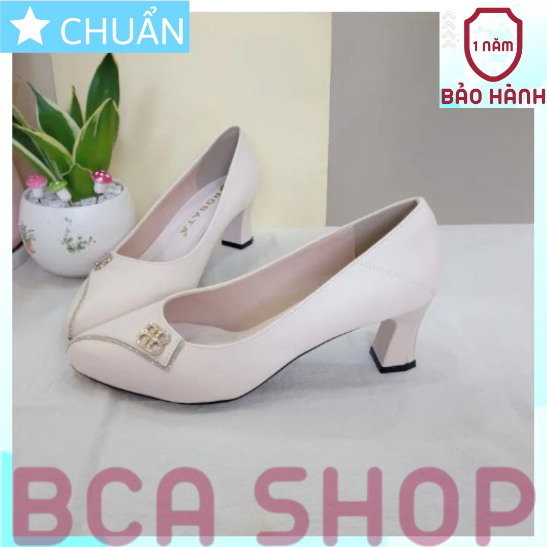 Giày cao gót nữ 5p RO375 ROSATA tại BCASHOP mũi tròn nhẹ nhấn 1 đường hạt lấp lánh - màu kem