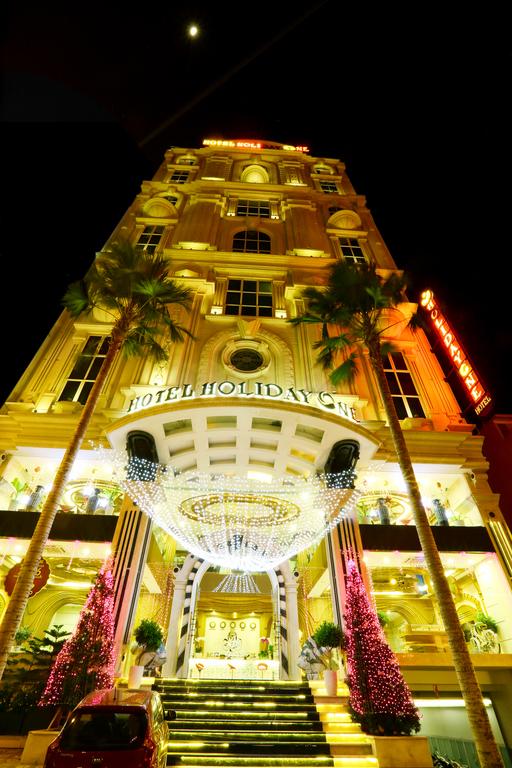 Combo Cần Thơ 3N2Đ: Holiday One Hotel 4* + Xe Đưa Đón Sân Bay Cần Thơ - Tặng Tour Chợ Nổi