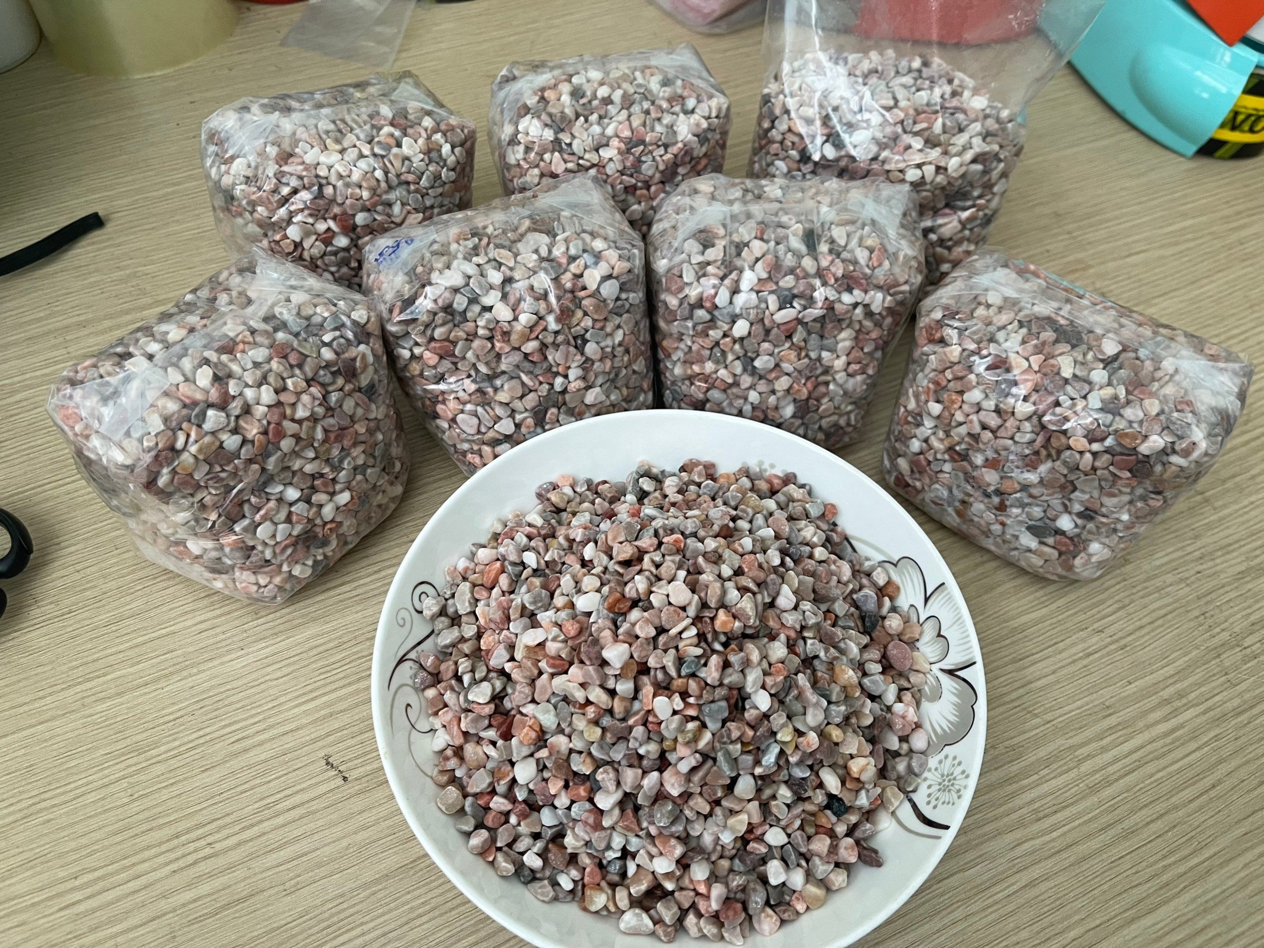 Sỏi Hồng Làm Nền Hồ Cá, Rải Mặt Chậu Sen Đá, Chậu Cây Để Bàn Hoặc Trải Nền Hồ Thủy Sinh, Tiểu Cảnh Terrarium