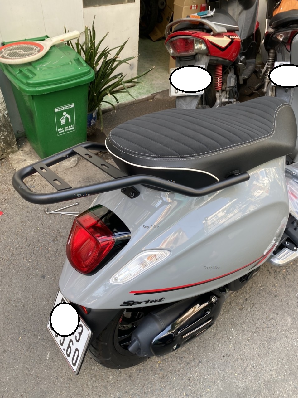 Baga Givi SR lắp cho Vespa Sprint, baga Vespa Sprint