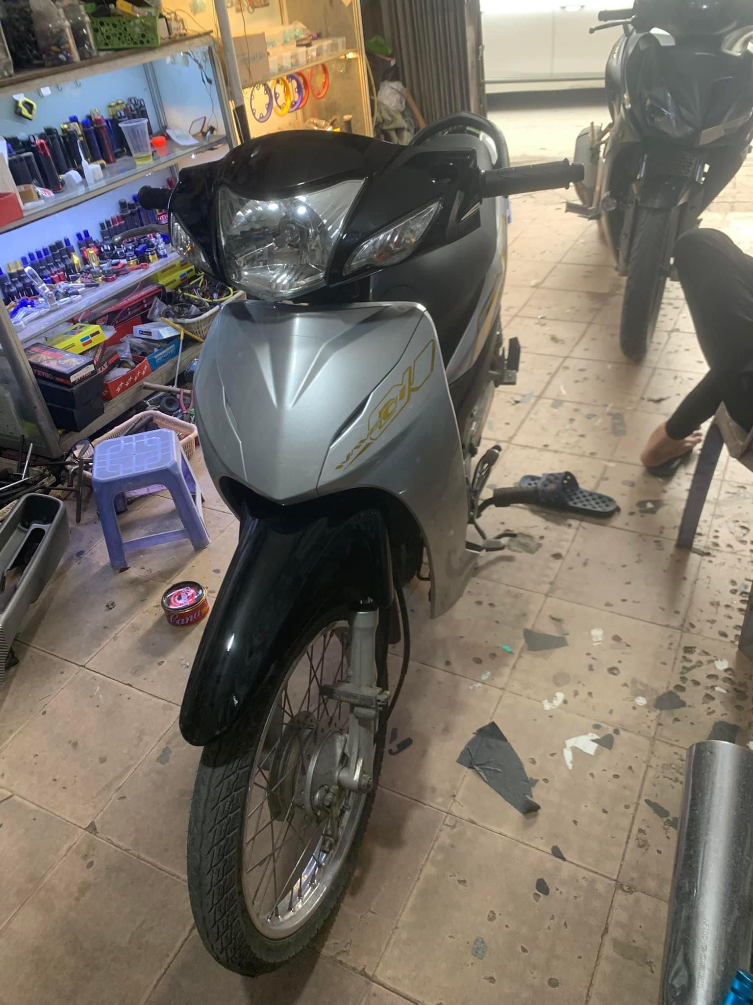 Decal Màu ghi bạc Cao Cấp, Chuyên Dán Đổi Màu Ô TÔ, Xe Máy