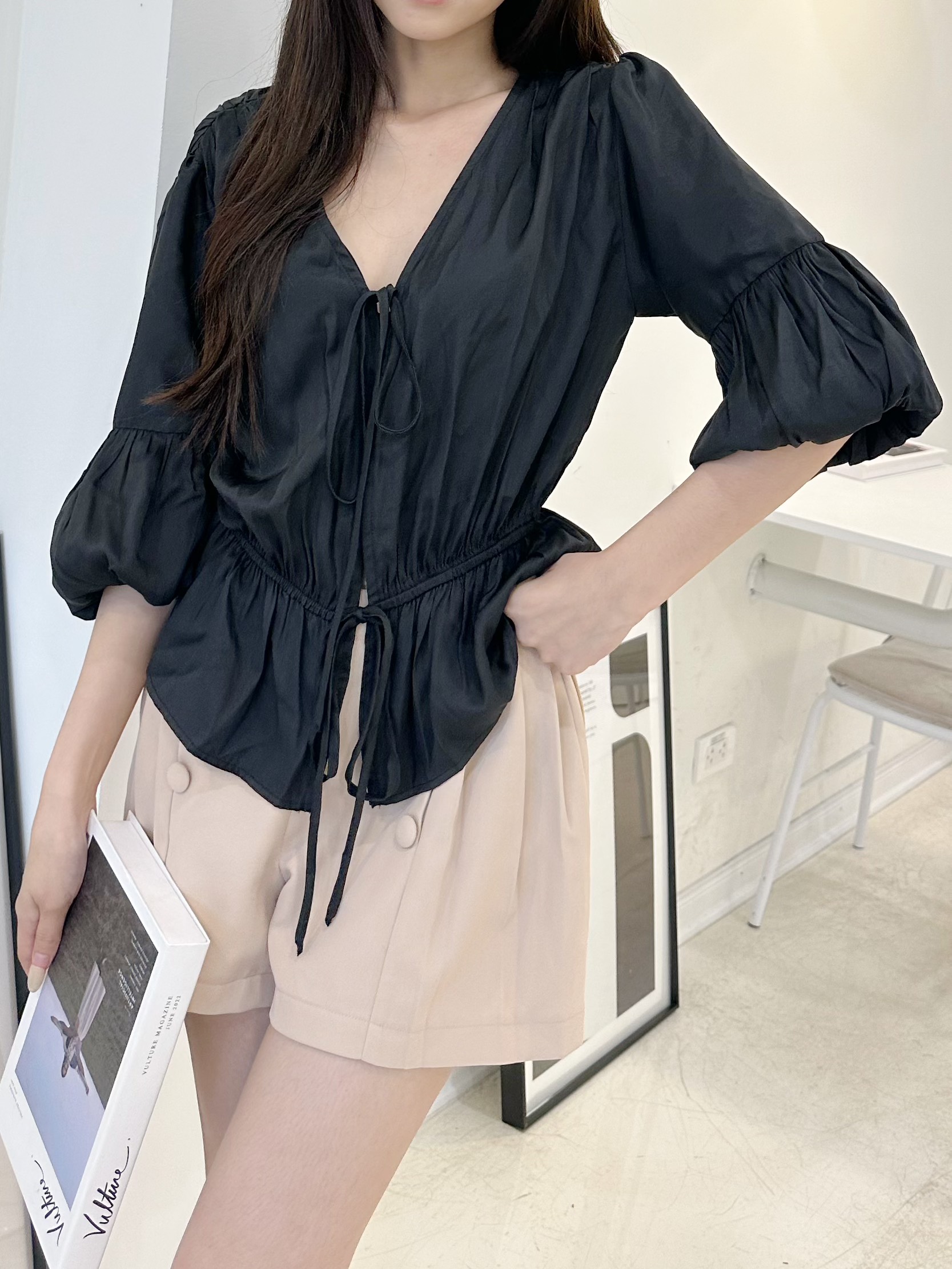 YU CHERRY | Áo cột nơ trước ngực, tay bồng Puff Sleeve Tie Top YA434