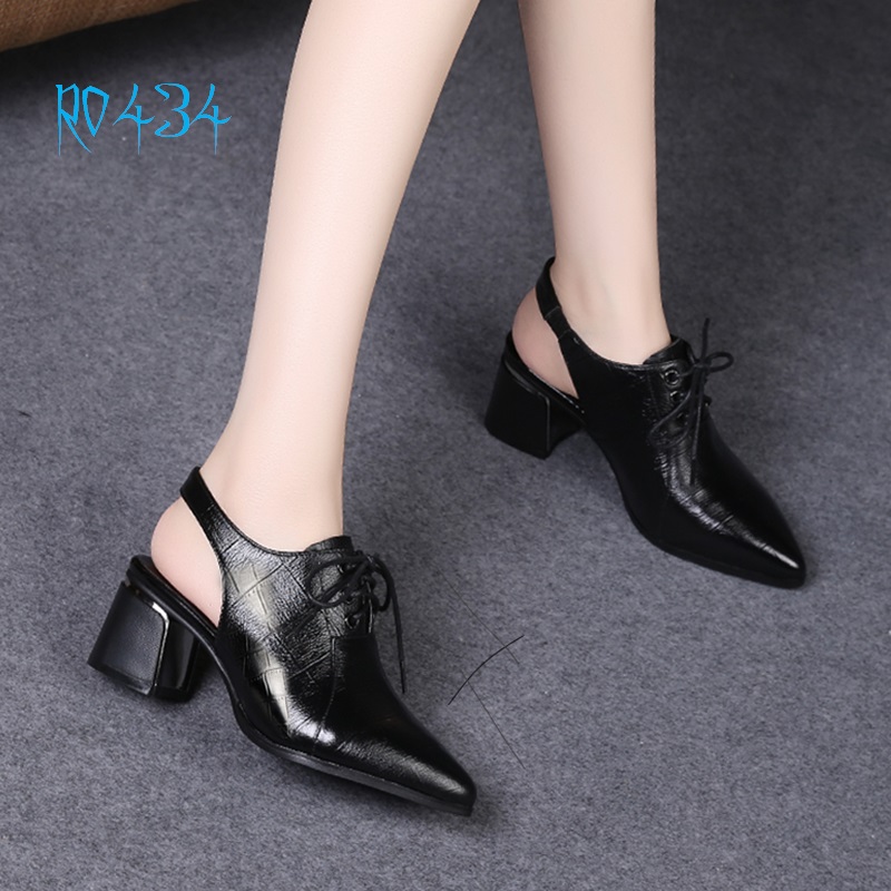 Giày boot nữ cổ thấp 4 phân hàng hiệu rosata màu đen thời trang ro434