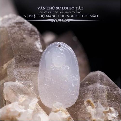 Mặt dây chuyền Văn Thù Bồ Tát Bồ Tát Mã Não Trắng tự nhiên - Phật Độ Mạng cho người tuổi Mão - PBMWAGA03 (Mặt kèm sẵn dây đeo)