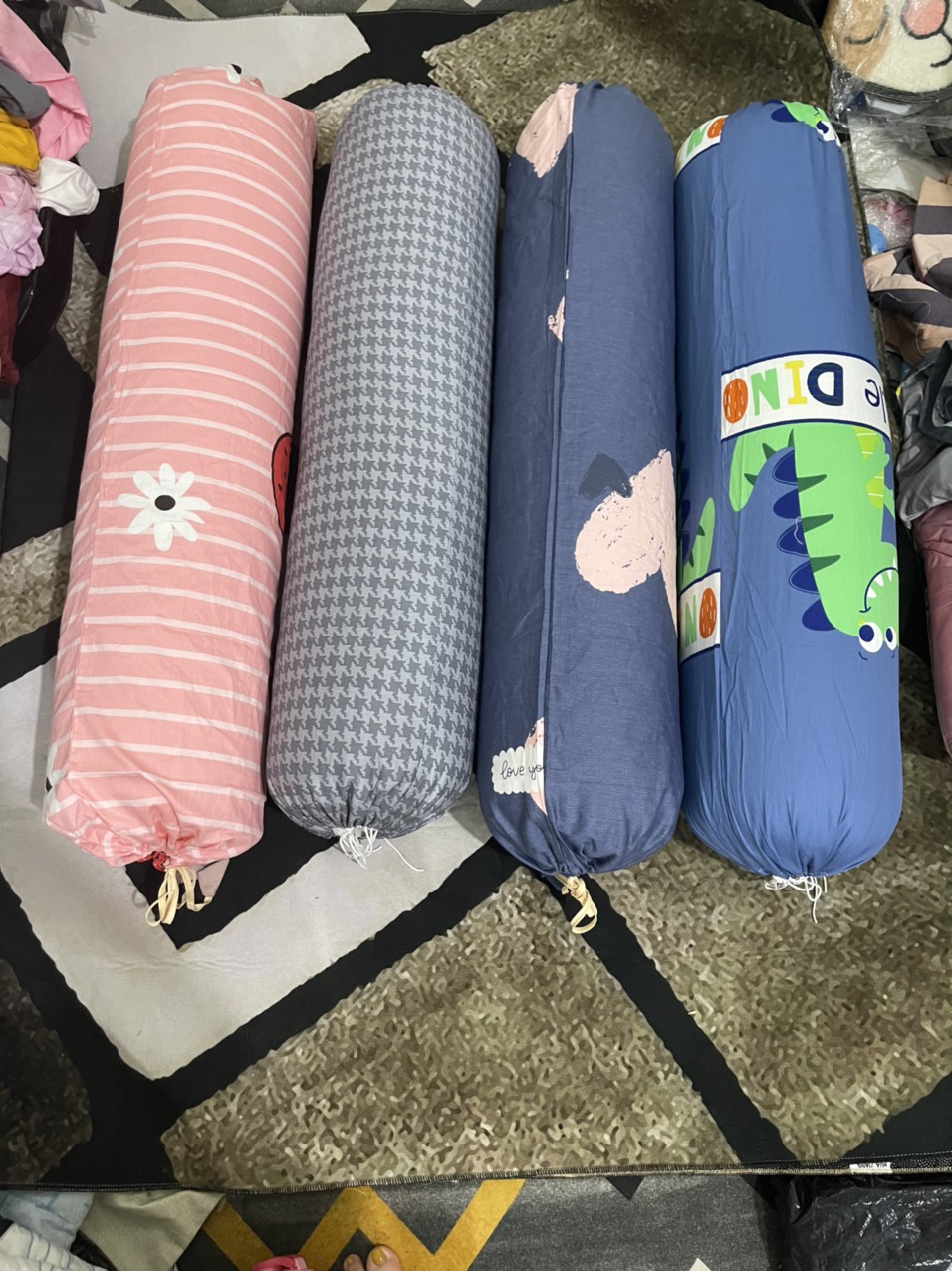 VỎ GỐI ÔM COTTON 100% CÓ DÂY RÚT 2 ĐẦU (GIAO MÀU NGẪU NHIÊN)