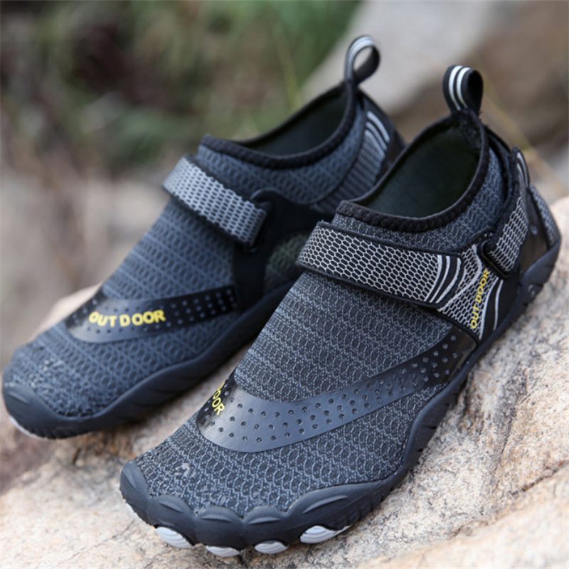 Outdoor amphibious men's and women's sports five-finger beach wading shoes upstream shoes hiking shoes quick-drying large size