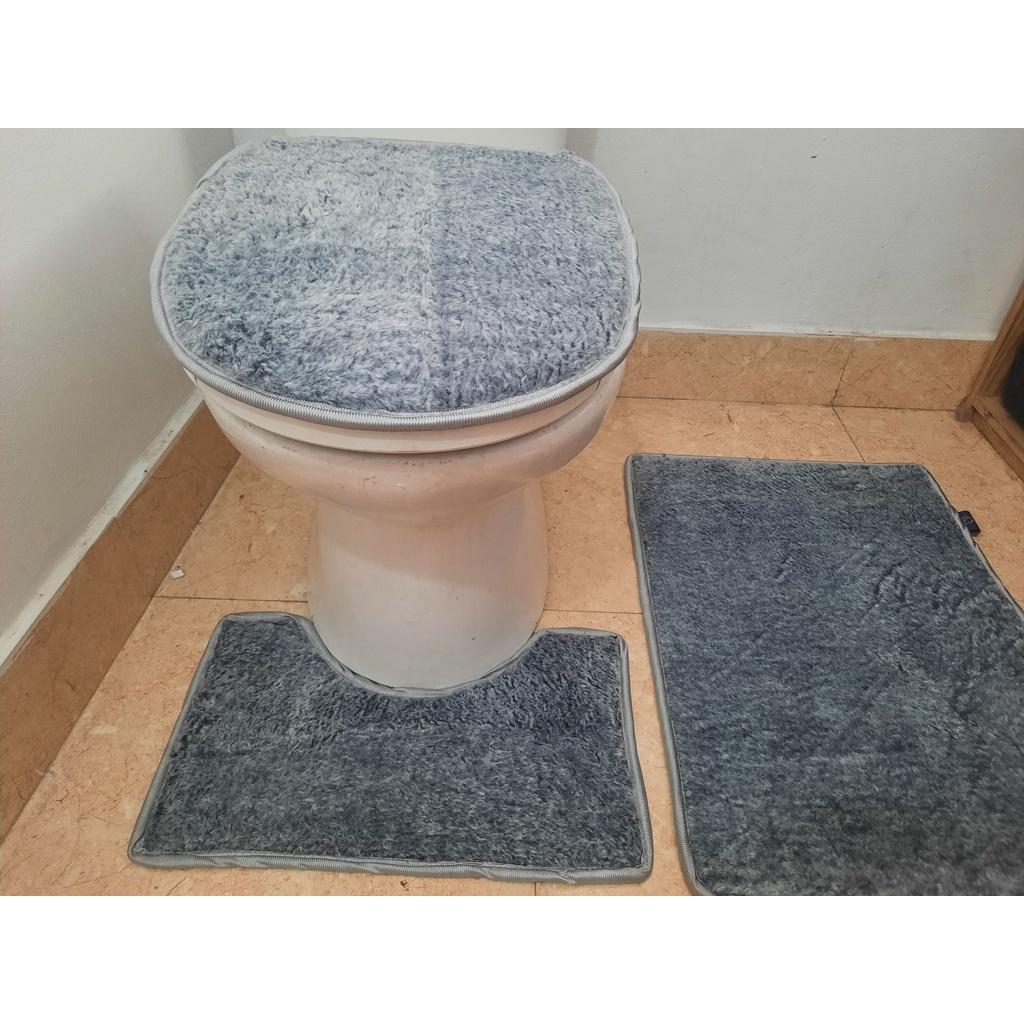 Lót Bồn Cầu Mùa Đông