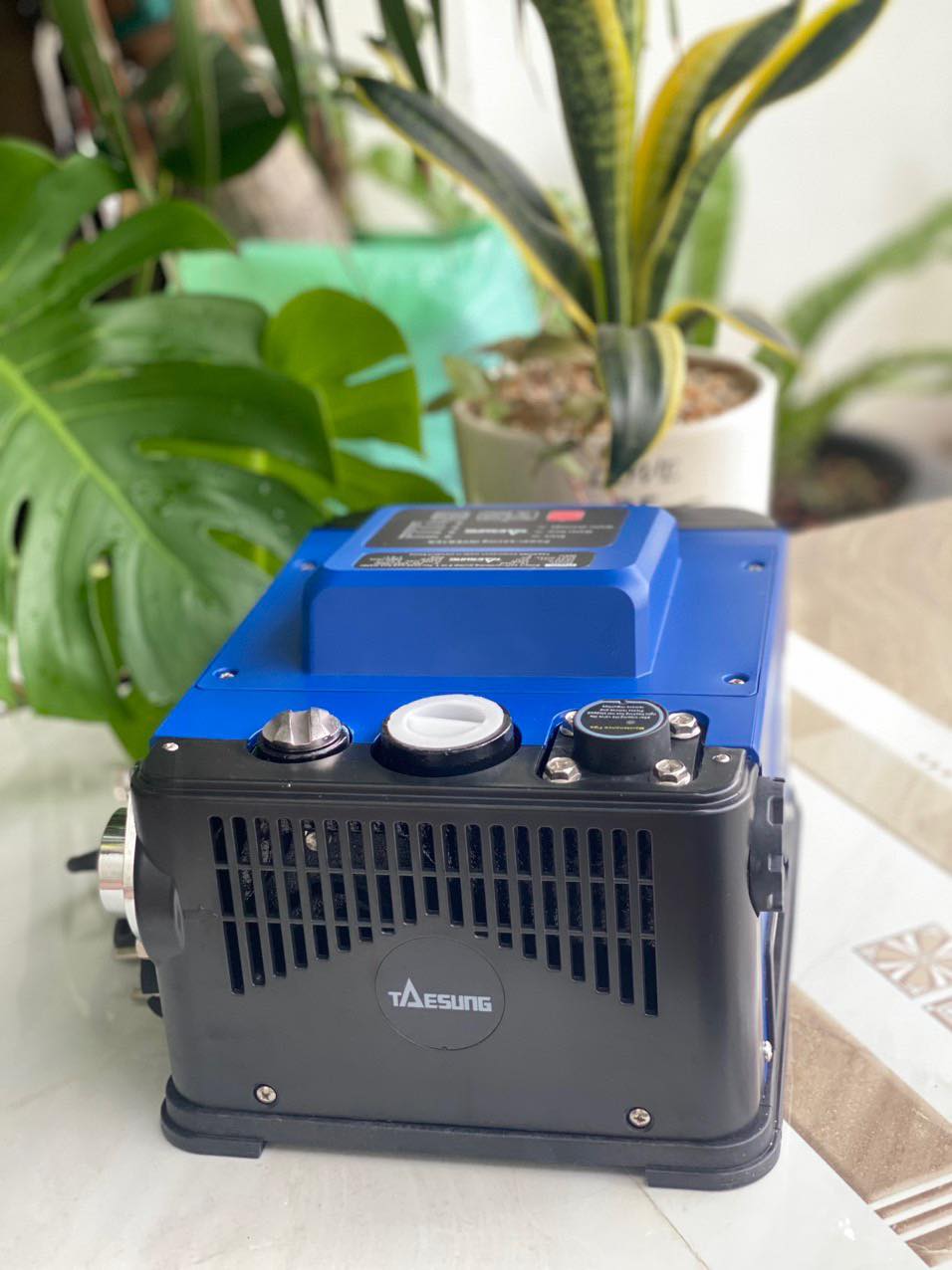 Máy bơm tăng áp điện tử taesung 400w model TS_400 tăng áp cho nhà 2-4 tầng, hoạt động êm tiết kiệm điện, bảo hành 2 năm