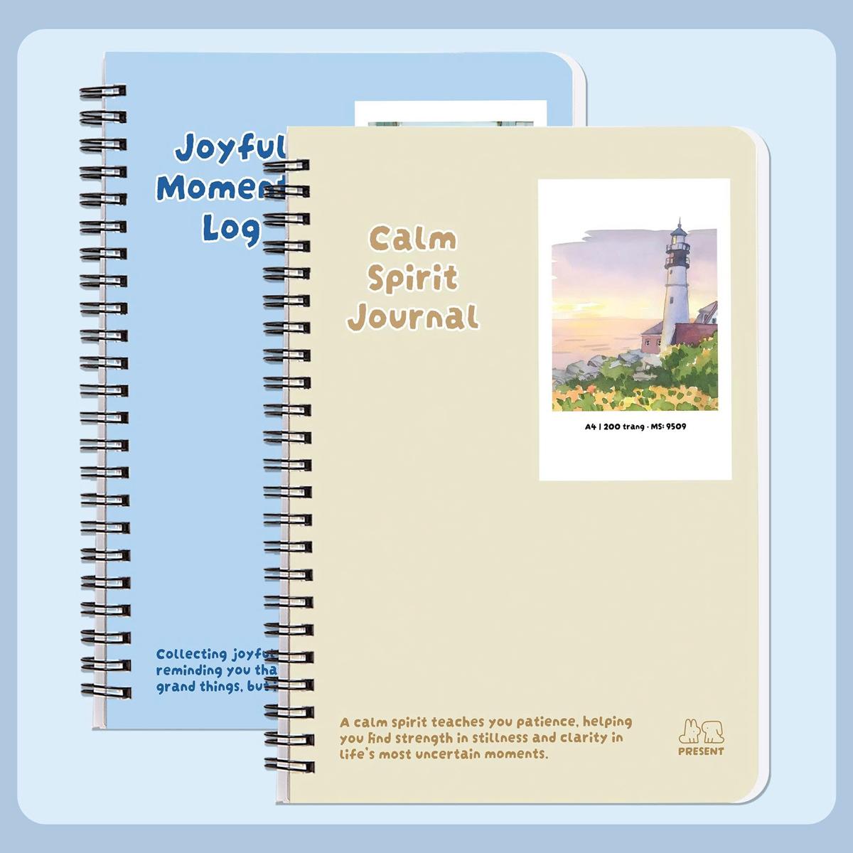 Sổ Lò Xo Bìa Bồi Present A7 - Kẻ Ngang - 200 Trang 70gsm - Hải Tiến 9530 (Mẫu Bìa Giao Ngẫu Nhiên)