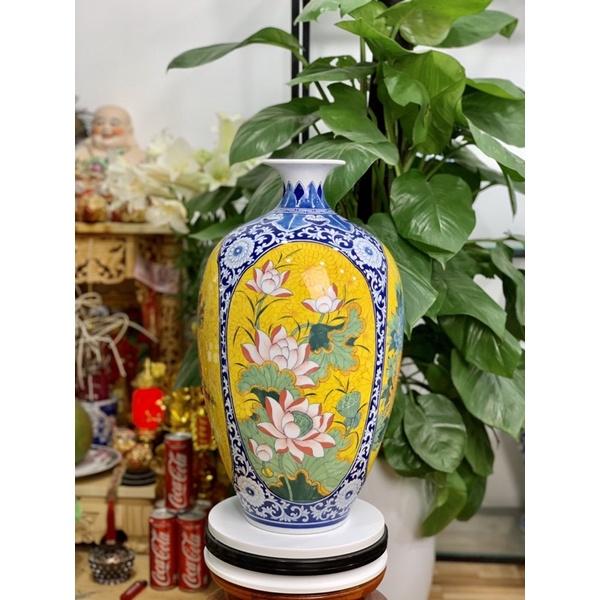 Bảo bình hút lộc, men lam, họa tiết vẽ thủ công. Gốm sứ Bát Tràng cao cấp.