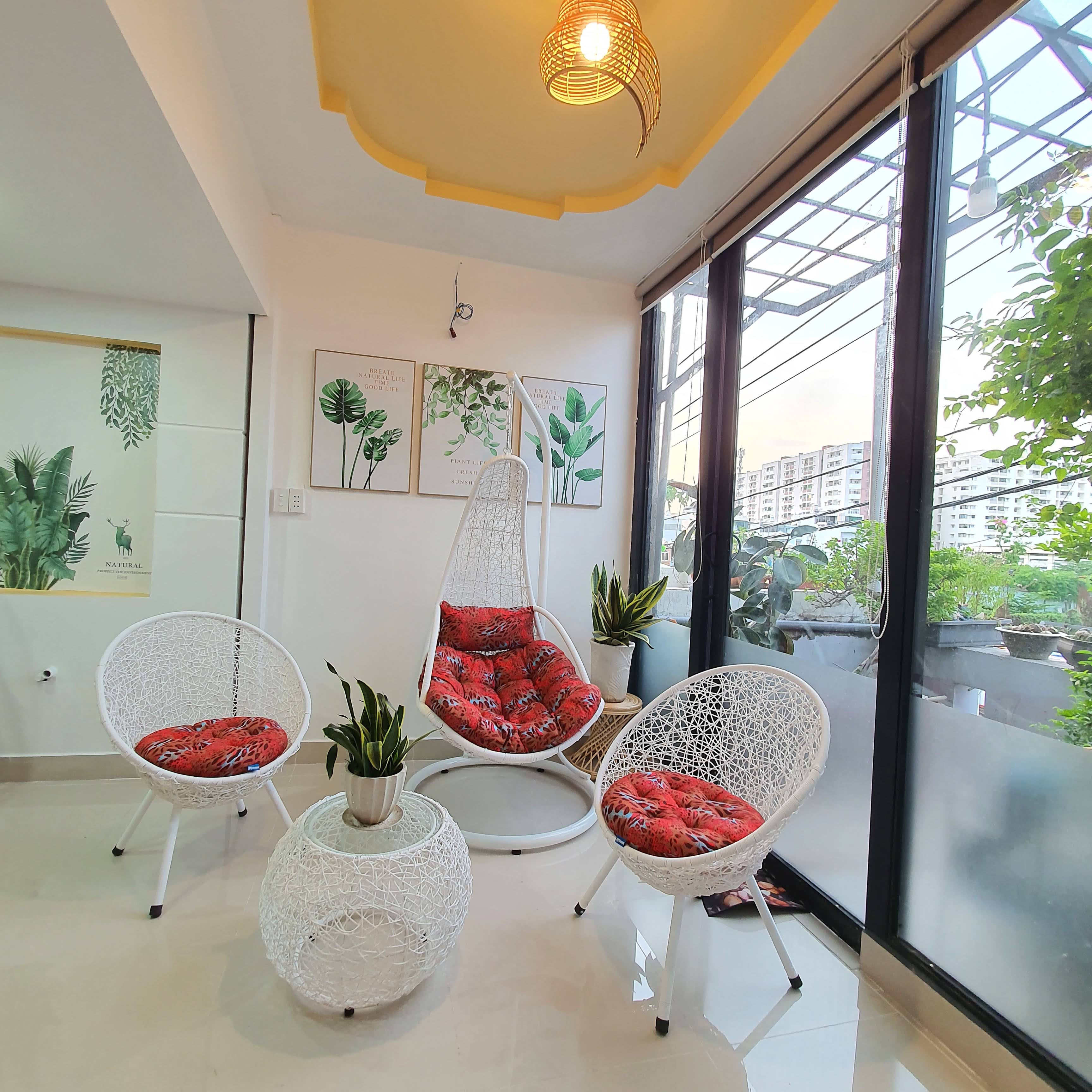 Bộ bàn ghế sân vườn + xích đu đơn