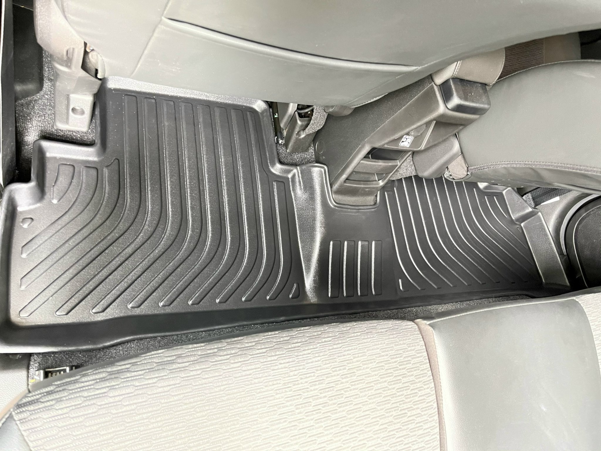 Thảm lót sàn xe ô tô Suzuki Ertiga 2018-2021 Nhãn hiệu Macsim chất liệu nhựa TPE cao cấp màu đen