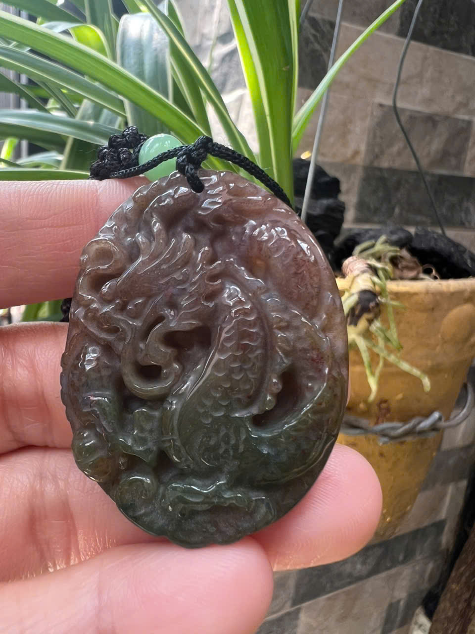 Mặt Dây Chuyền Oval Chạm Rồng Lượn Đá Casidon Size Ngang 46mm Dầy 7mm màu Hồng Xanh nhẹ đẹp ạ