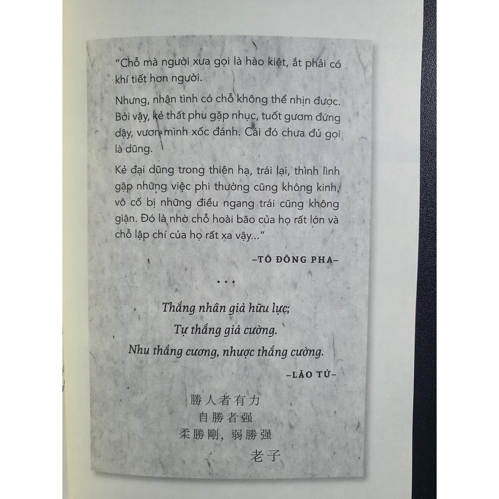 Sách - Nguyễn Duy Cần - Cái Dũng Của Thánh Nhân - kể về những câu chuyện kể về sự dũng cảm của người xưa và bàn phương pháp cụ thể để rèn luyện đến một tinh thần điềm đạm - NXB Trẻ