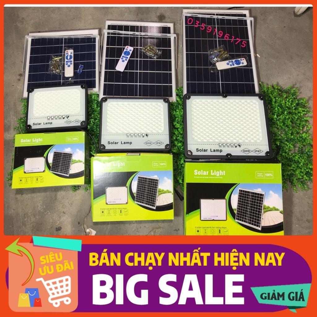 Đèn pha tổ ong chống lóa  năng lượng mặt trời 300W 200W 100W lắp trong nhà